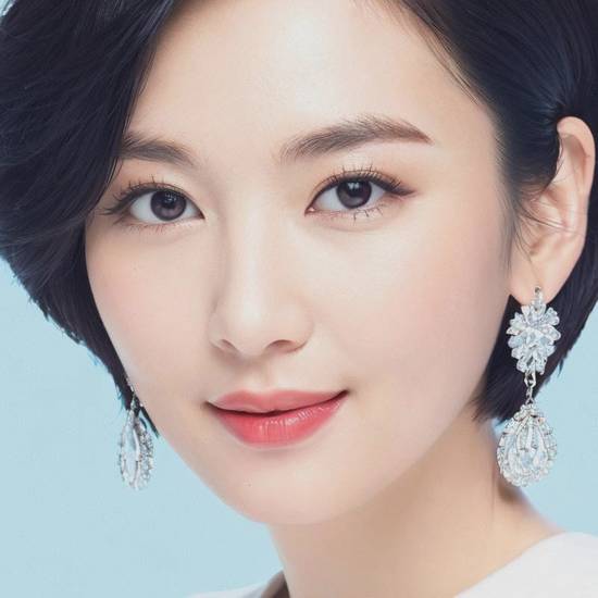 菱形臉是什么臉型,菱形臉的臉型定義與特征解析