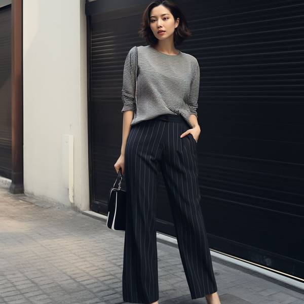 黑色的褲子配什么顏色的上衣,黑色褲子絕佳配色指南與上衣搭配全攻略