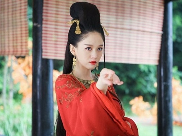 錦繡緣華麗冒險 陳喬恩示范大眼妝如何化